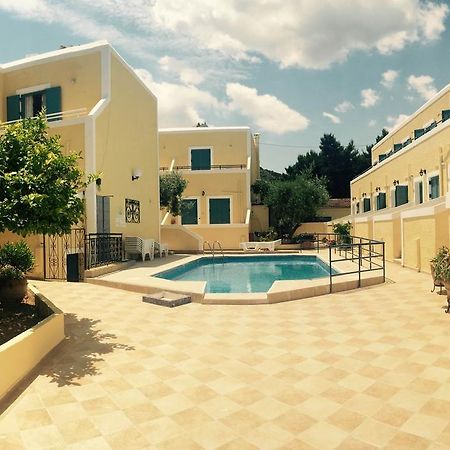 Esperides Maisonettes Agia Marina  Exterior foto