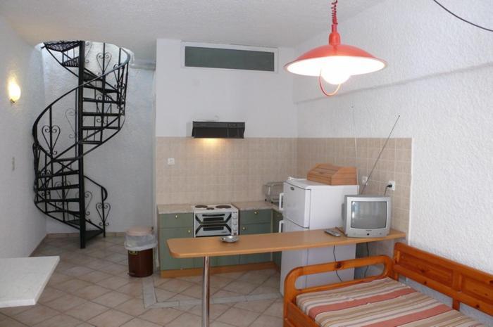Esperides Maisonettes Agia Marina  Exterior foto