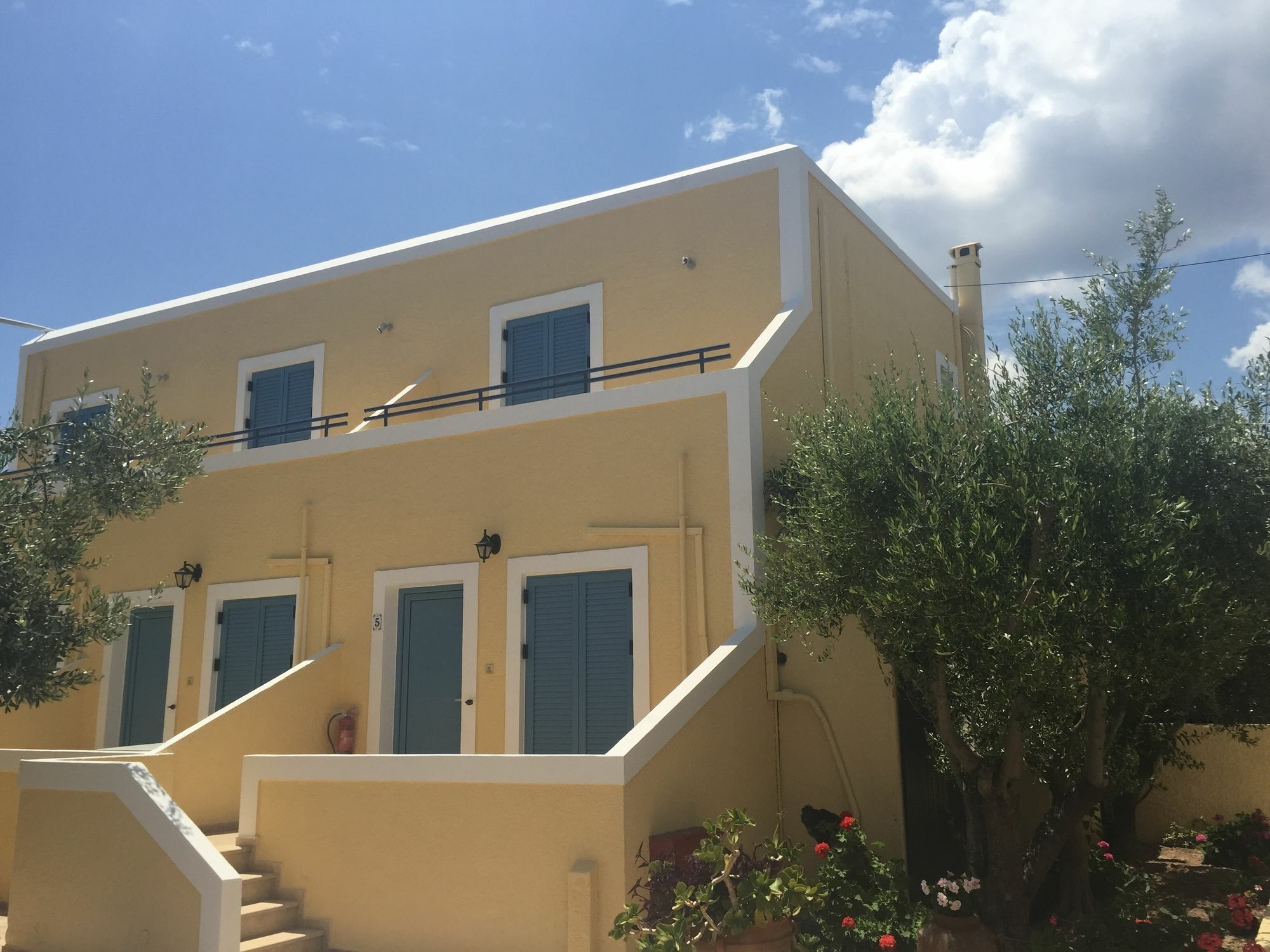 Esperides Maisonettes Agia Marina  Exterior foto