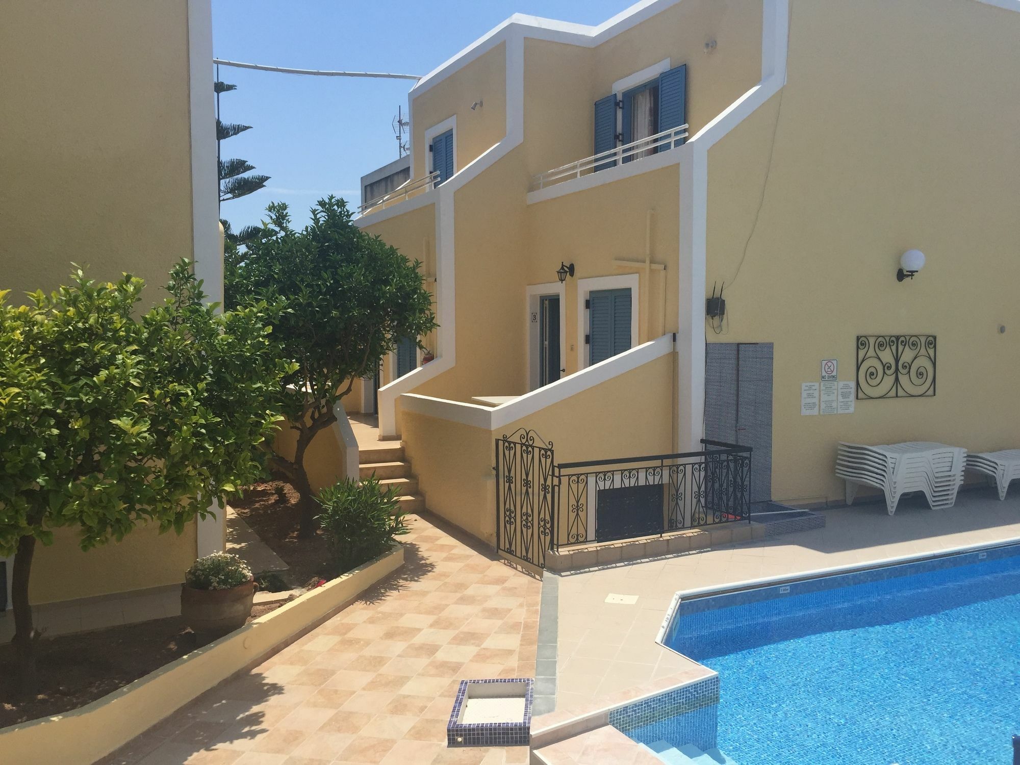 Esperides Maisonettes Agia Marina  Exterior foto