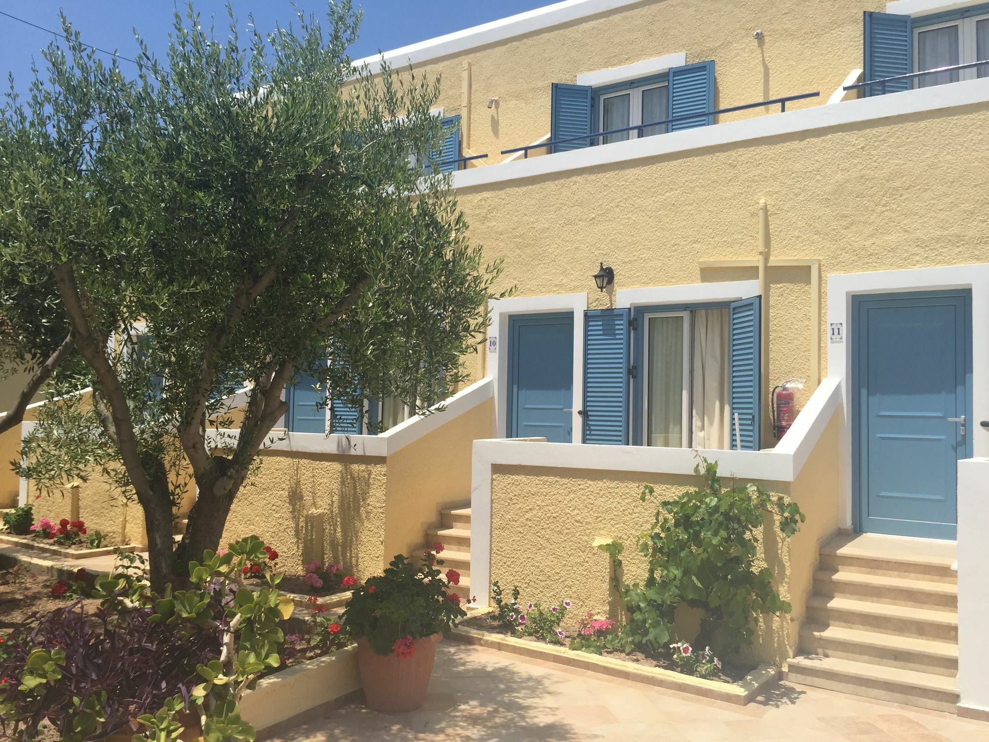 Esperides Maisonettes Agia Marina  Exterior foto